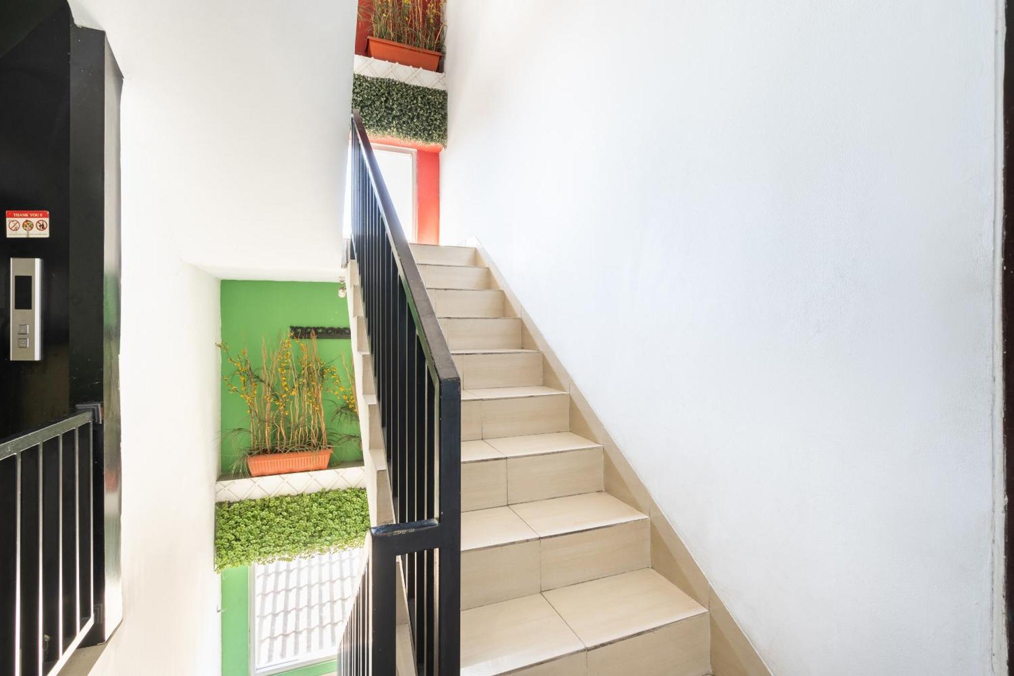 Hotel Super Oyo Flagship 91863 Metro House Surabaja Zewnętrze zdjęcie