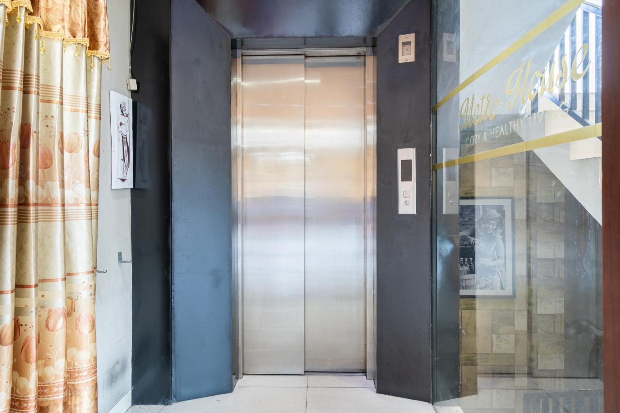 Hotel Super Oyo Flagship 91863 Metro House Surabaja Zewnętrze zdjęcie